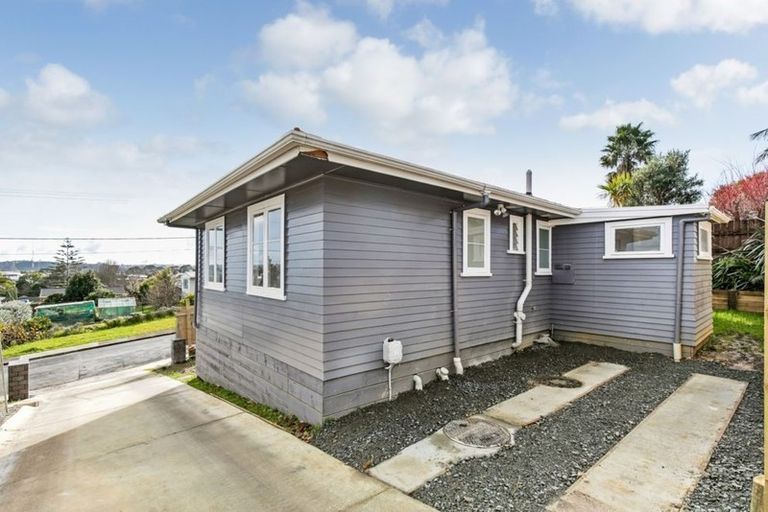 Photo of property in 53a Sylvan Crescent, Te Atatu South, Auckland, 0610