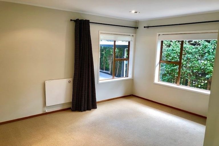 Photo of property in 2/32 Merani Street, Narrow Neck, Auckland, 0622