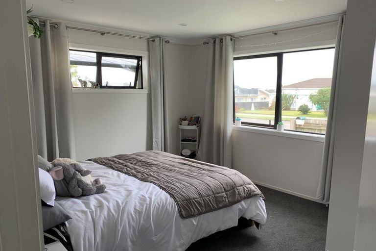 Photo of property in 98b Weraroa Road, Levin, 5510