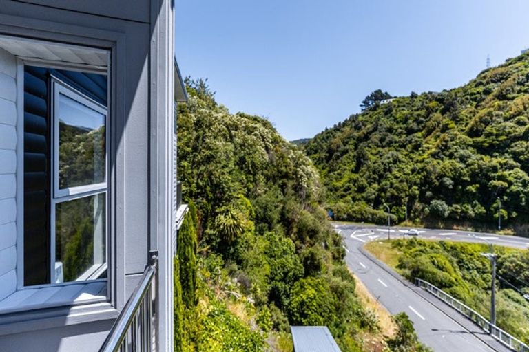 Photo of property in 2/17 Blackbridge Road, Wadestown, Wellington, 6012