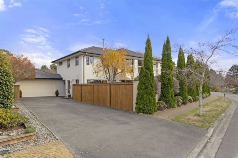 Photo of property in 8 Stableford Green, Burnside, Christchurch, 8053