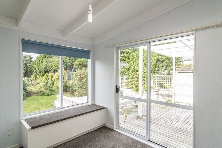 Photo of property in 111 Seaview Road, Paraparaumu Beach, Paraparaumu, 5032