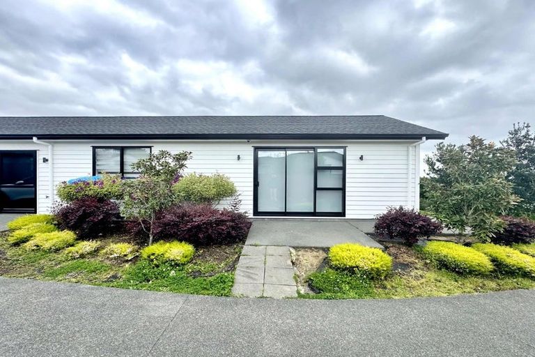 Photo of property in 81 Twin Parks Rise, Papakura, 2110