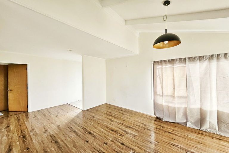 Photo of property in 1/3 Bruce Road, Glenfield, Auckland, 0629