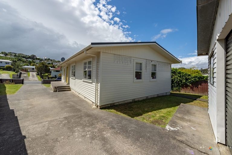 Photo of property in 46 Beaumaris Crescent, Ascot Park, Porirua, 5024