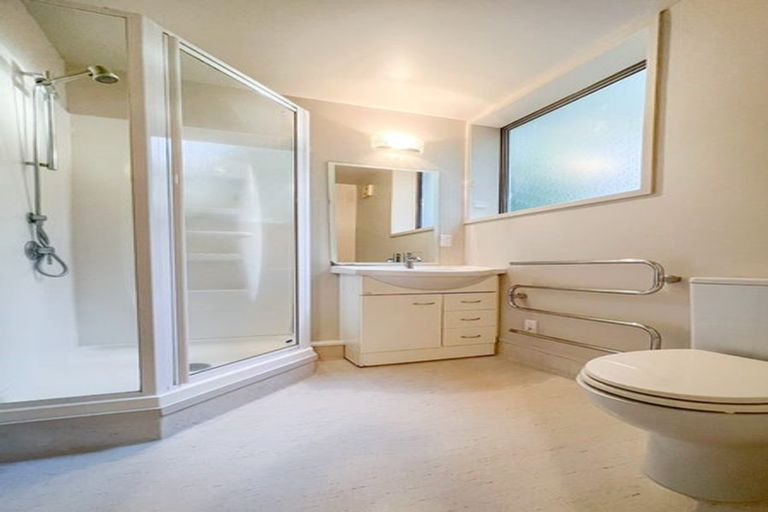 Photo of property in 632 Beach Road, Browns Bay, Auckland, 0630