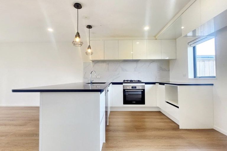 Photo of property in 39a Soaring Bird Drive, Takanini, 2112