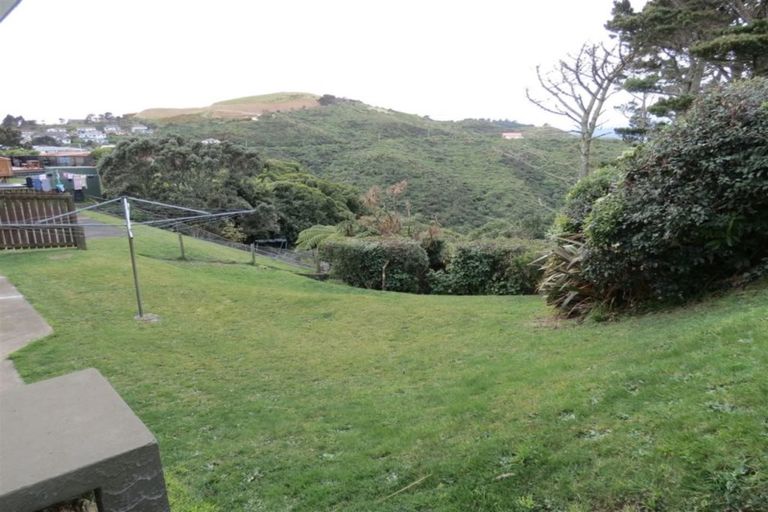 Photo of property in 48 Baylands Drive, Newlands, Wellington, 6037