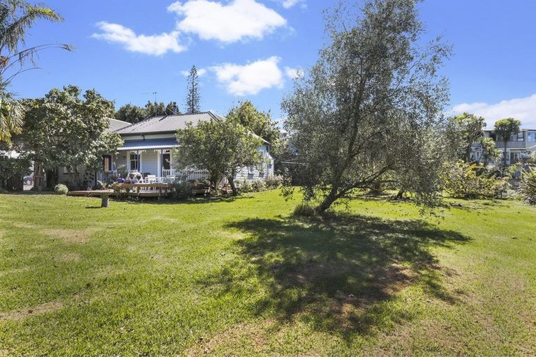 Photo of property in 9 Withers Road, Glen Eden, Auckland, 0602