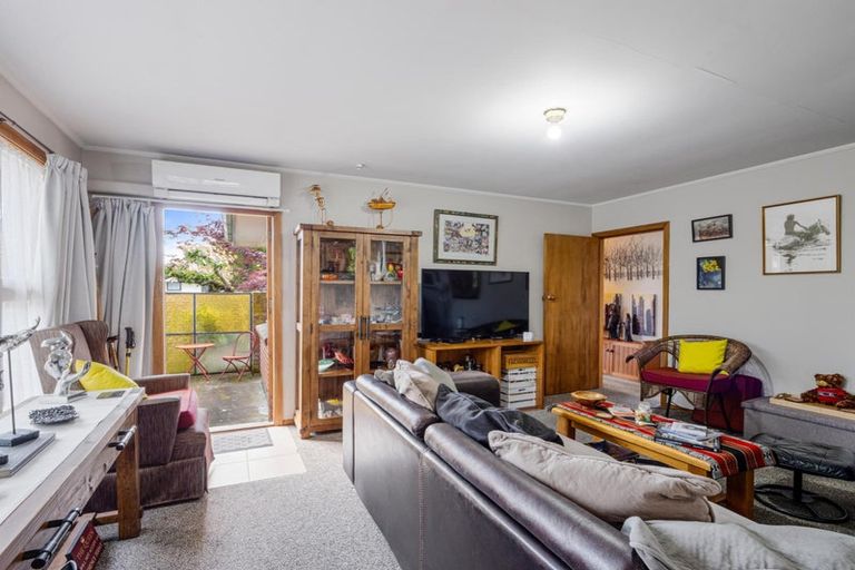 Photo of property in 11 Reynolds Avenue, Bishopdale, Christchurch, 8053