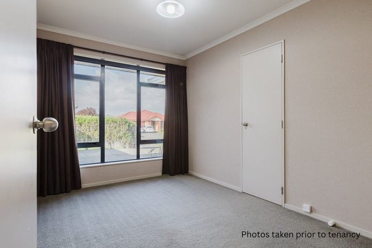 Photo of property in 17 Brooklyn Heights Drive, Kelvin Grove, Palmerston North, 4414