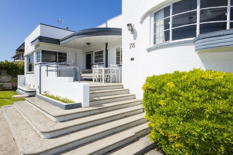 Photo of property in 75 Esplanade, Kaiti, Gisborne, 4010