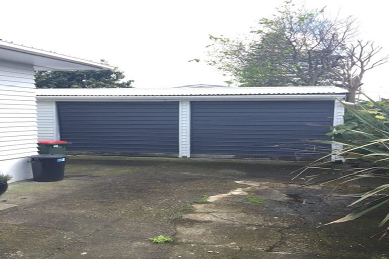 Photo of property in 1 Eddowes Street, Manurewa, Auckland, 2102