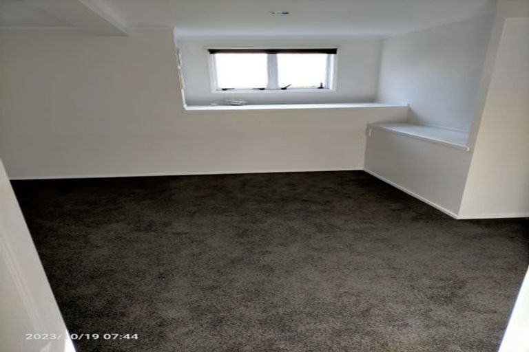 Photo of property in 22 Raymond Terrace, Northcote, Auckland, 0627