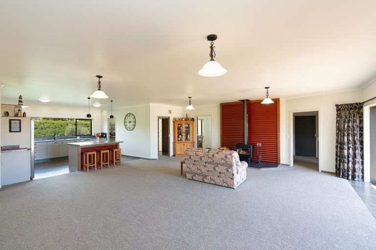 Photo of property in 347a Tararua Road, Levin, 5571