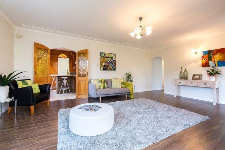 Photo of property in 11 Castaing Crescent, Te Atatu South, Auckland, 0610