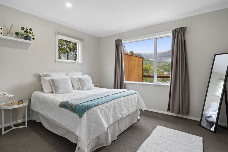 Photo of property in 51 Handyside Street, Tawa, Wellington, 5028