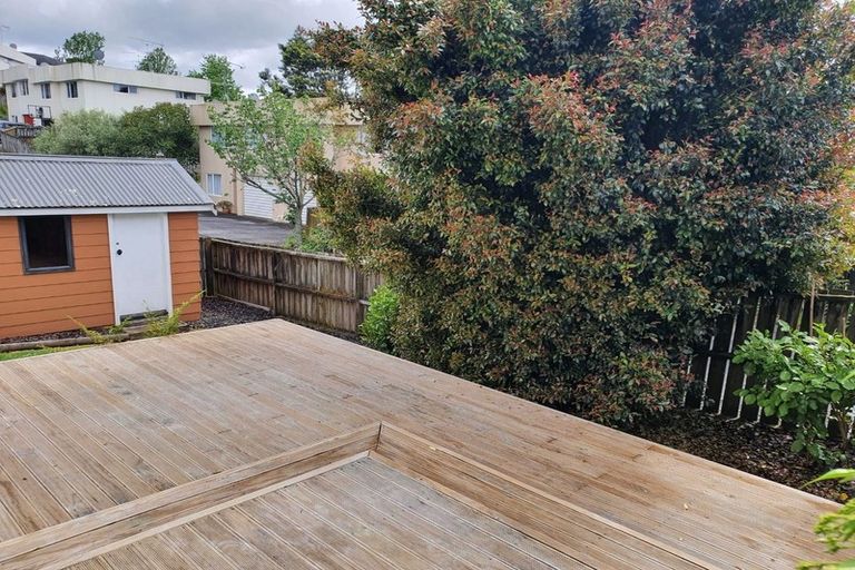 Photo of property in 24/24 Eastglen Road, Glen Eden, Auckland, 0602
