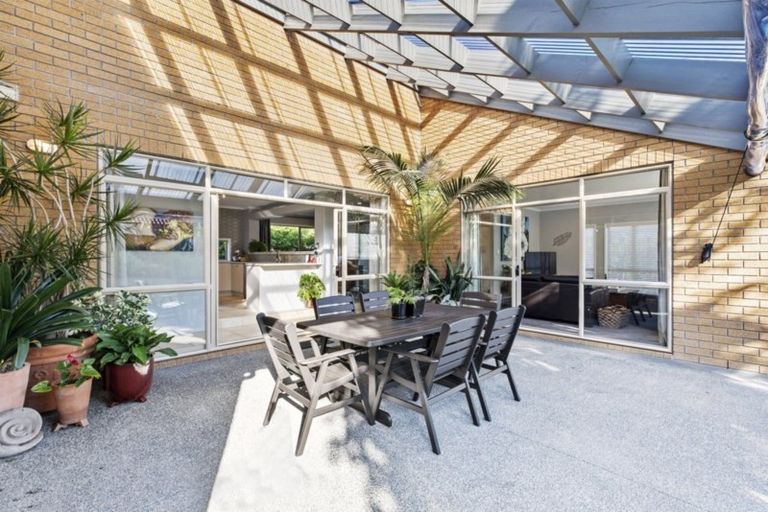 Photo of property in 7 Toledo Avenue, Henderson, Auckland, 0612