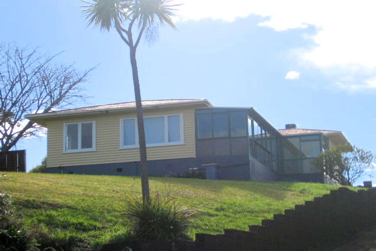 Photo of property in 12 Donovan Avenue, Massey, Auckland, 0614