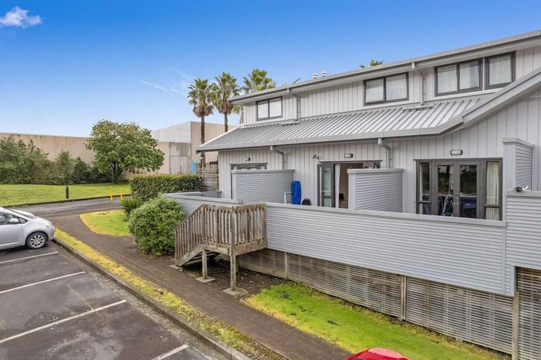 Photo of property in 22a/30 Westward Ho, Glen Eden, Auckland, 0602
