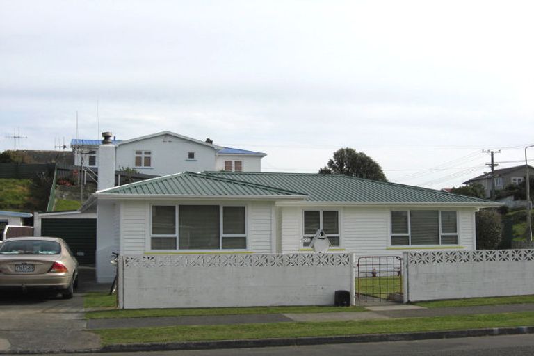 Photo of property in 27 Kotuku Street, Castlecliff, Whanganui, 4501