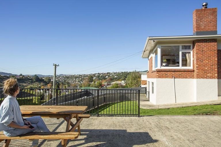 Photo of property in 4 Colquhoun Street, Glenross, Dunedin, 9011