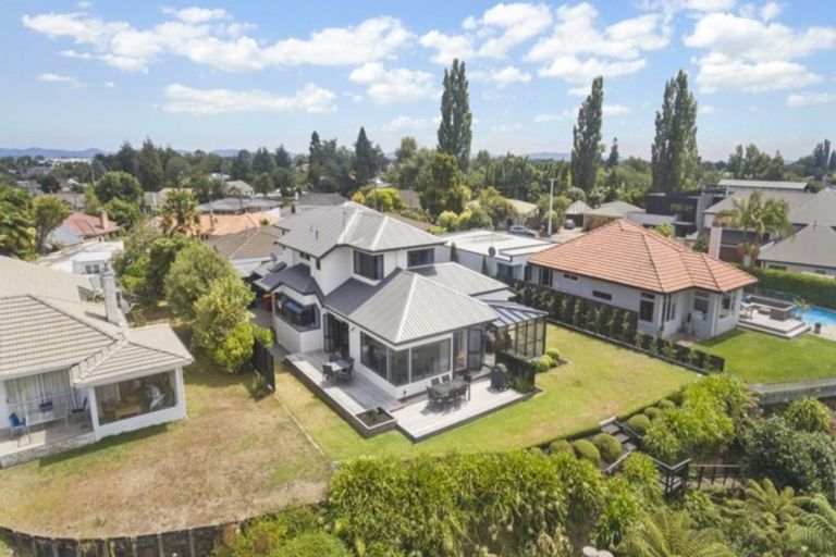 Photo of property in 16 Minchin Crescent, St Andrews, Hamilton, 3200