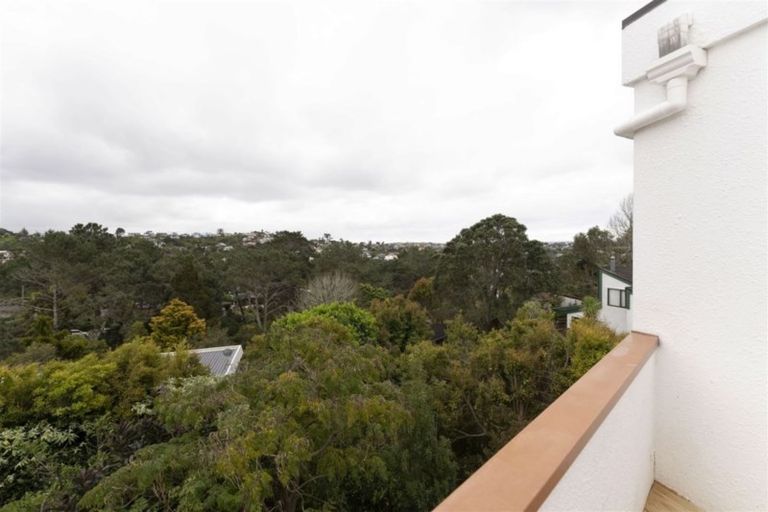 Photo of property in 4/61 Sunrise Avenue, Murrays Bay, Auckland, 0630