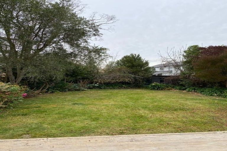 Photo of property in 8 Newall Avenue, Bryndwr, Christchurch, 8052