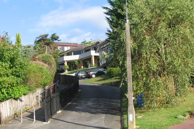 Photo of property in 30 Murano Place, Chatswood, Auckland, 0626