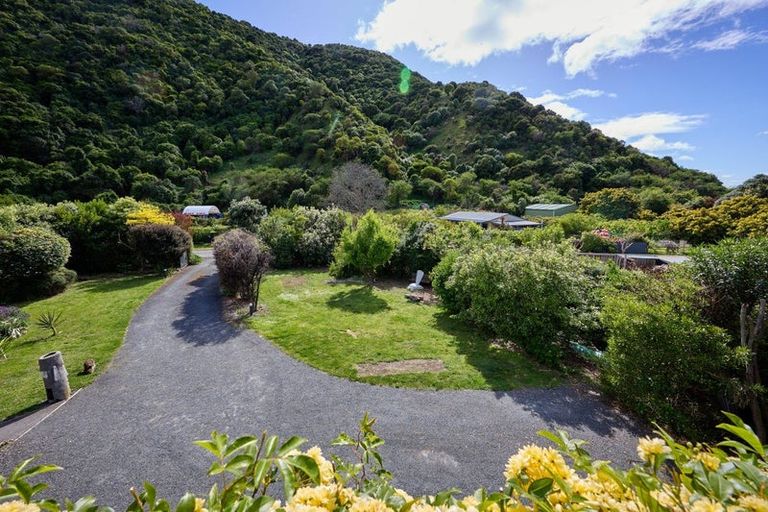 Photo of property in 17 Makura Road, Goose Bay, Kaikoura, 7374