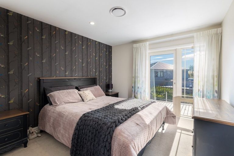 Photo of property in 33 Lewisham Park, St Albans, Christchurch, 8052