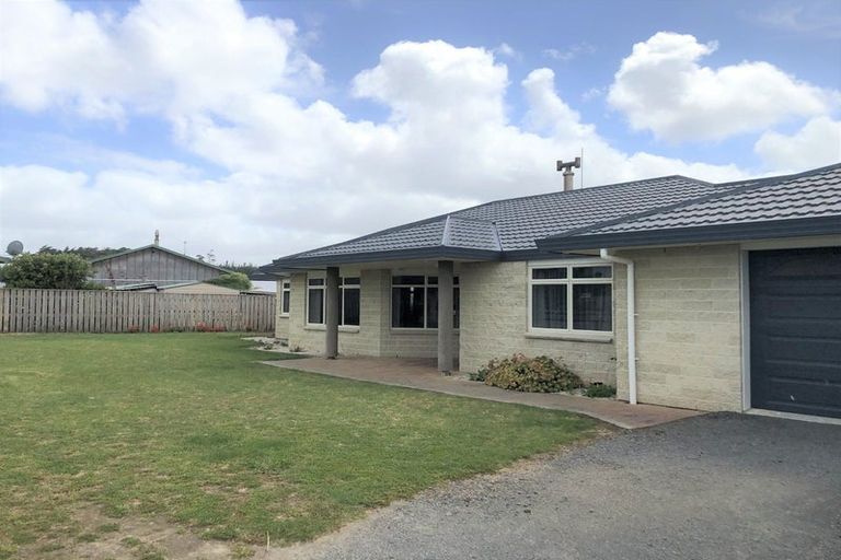 Photo of property in 44 Kent Avenue, Waitarere Beach, Levin, 5510