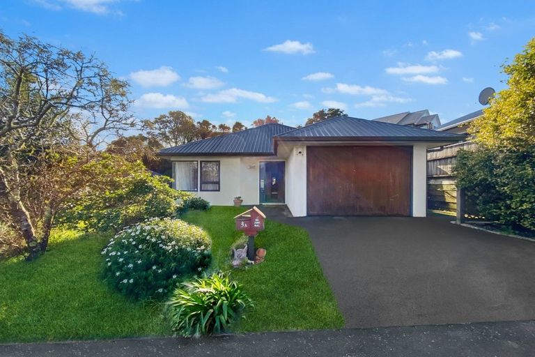 Photo of property in 3a Peter Button Place, Johnsonville, Wellington, 6037