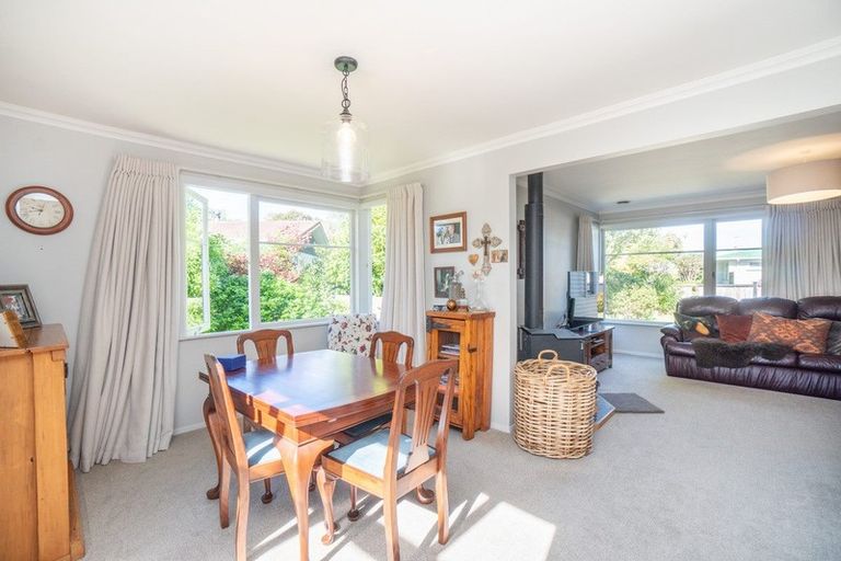 Photo of property in 4 Brett Place, Takaro, Palmerston North, 4412