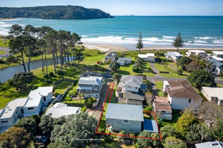 Photo of property in 103a Seaview Road, Whangamata, 3620