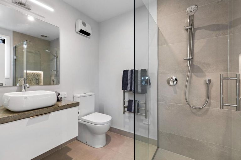 Photo of property in 35 Rannoch Drive, Jacks Point, Queenstown, 9371