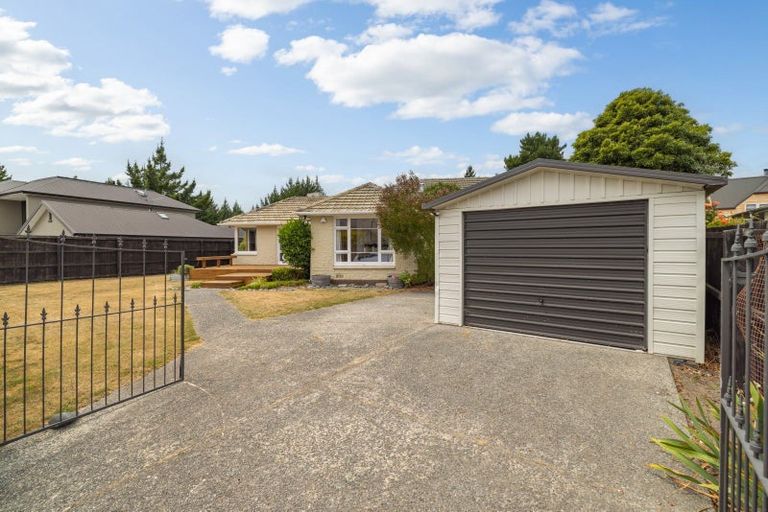 Photo of property in 58 Waitikiri Drive, Parklands, Christchurch, 8083