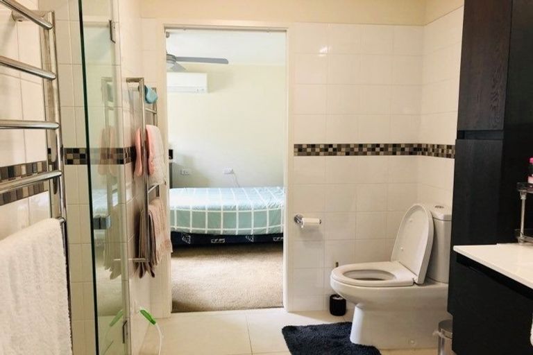 Photo of property in 117a Carlisle Road, Northcross, Auckland, 0632