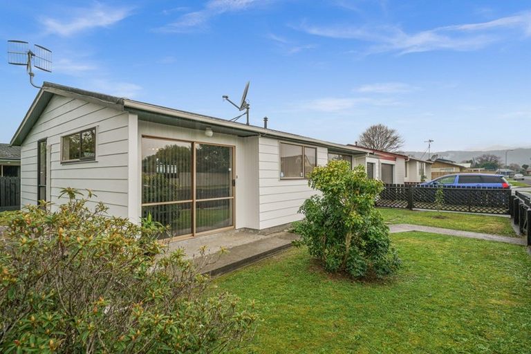 Photo of property in 3 Matipo Street, Levin, 5510
