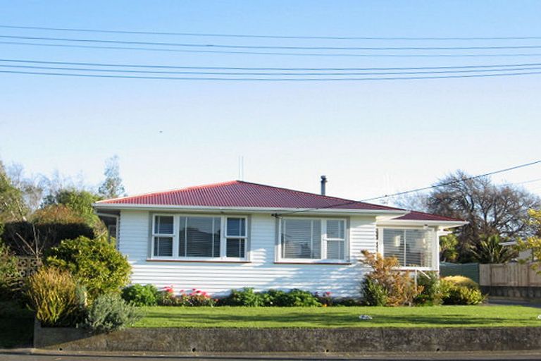 Photo of property in 5 Lowestoft Place, West End, Palmerston North, 4412