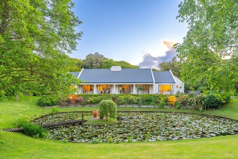 Photo of property in 50a Manu Grove, Waikanae, 5036