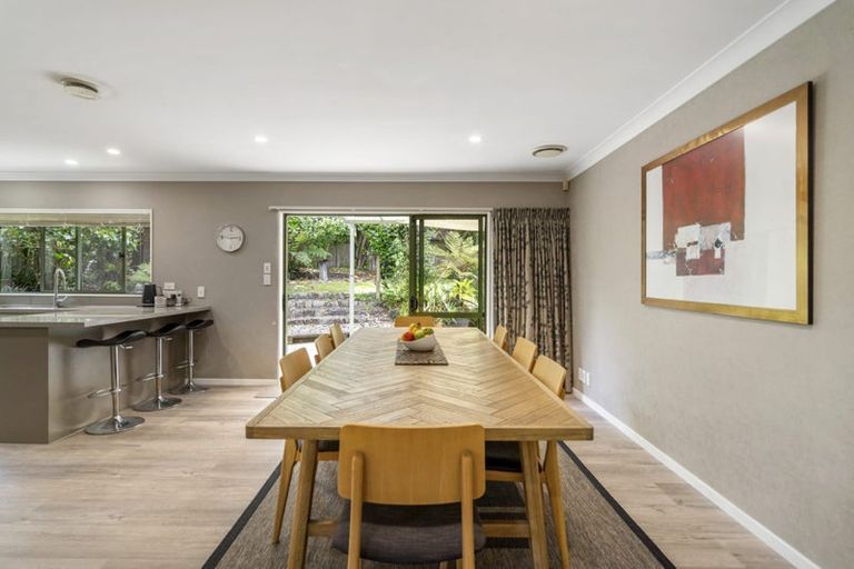 Photo of property in 27 Hogarth Rise, West Harbour, Auckland, 0618