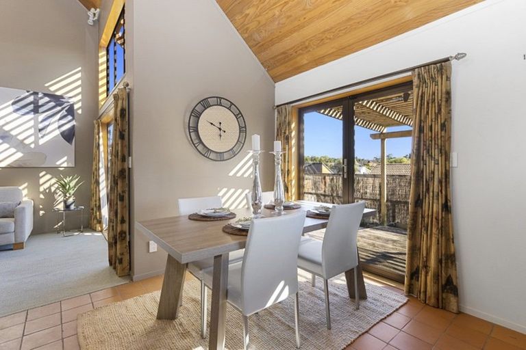 Photo of property in 10a Burn-murdoch Street, St Andrews, Hamilton, 3200