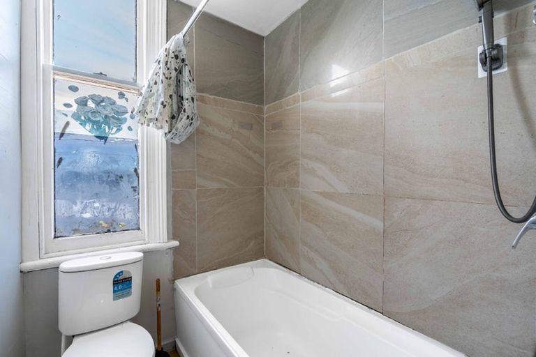 Photo of property in 18 Mary Street, Gore, 9710