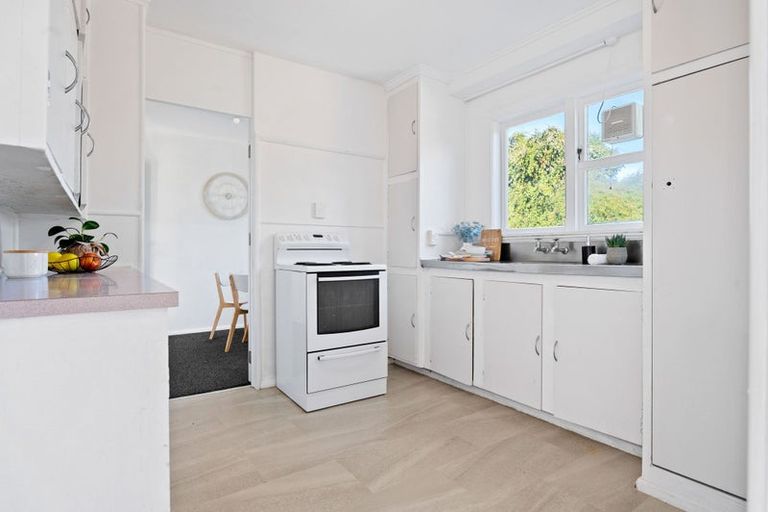 Photo of property in 15 Allenby Street, Bader, Hamilton, 3206