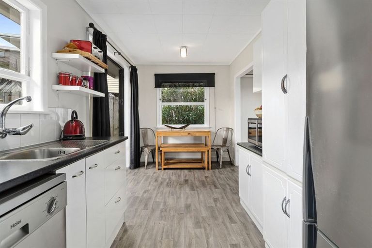 Photo of property in 176 Otumoetai Road, Brookfield, Tauranga, 3110