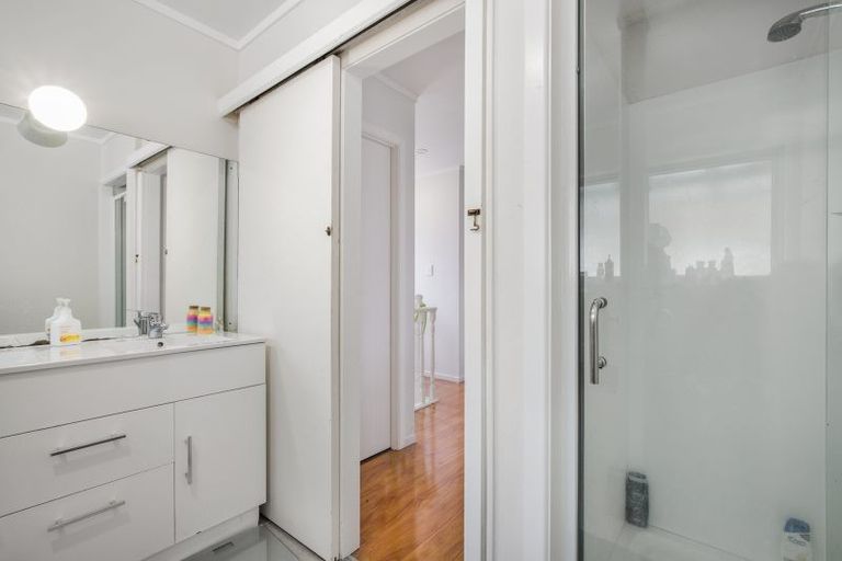 Photo of property in 1/17 Chevis Place, Pakuranga, Auckland, 2010