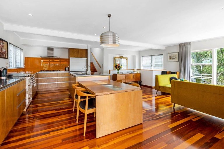 Photo of property in 70 Aramoana Avenue, Devonport, Auckland, 0624